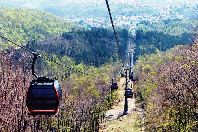 Žičara na redovnom mjesečnom servisu 